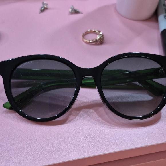 Gucci Black Cat-Eye Glasses Sleek Design - Picture 1 of 11